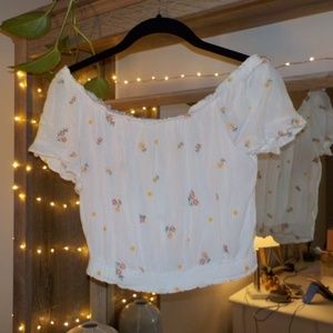 ALTAR’D STATE 🌷White Floral Crop Top